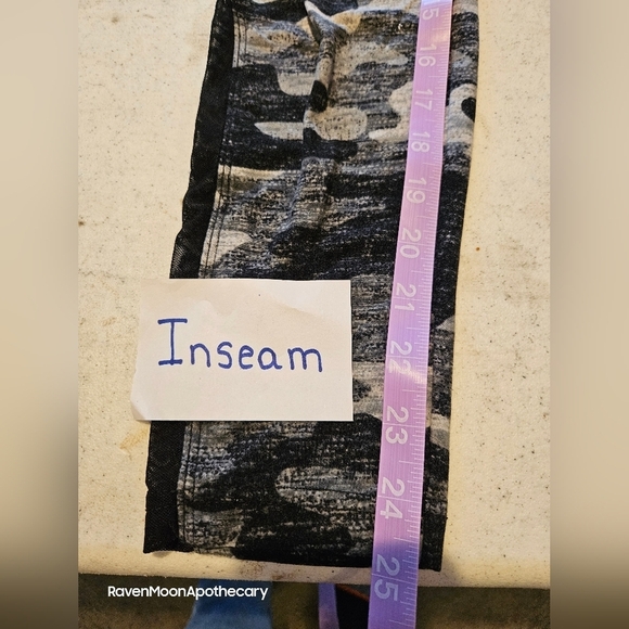 No Boundaries Medium Leggings - Picture 9 of 10